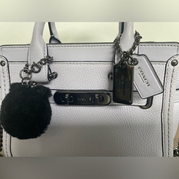 Coach, Collector's Piece-Limited Edition!Ariana Grande, Kitty mini swagger w/COA - Picture 8 of 16